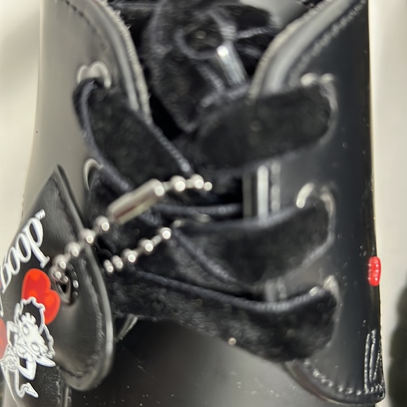 ***SOLD***NWT Dr. Marten Betty Boop Collab Black Leather Platform Shoes - Picture 5 of 11